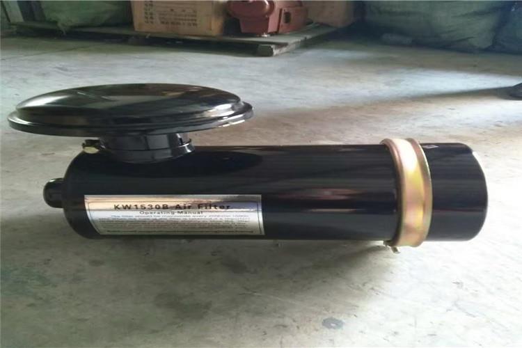 有些运用者在保养柴油机三亿平台时，丢掉滤芯的上下密封橡胶垫圈及油罩，使柴油不经过滤芯过滤