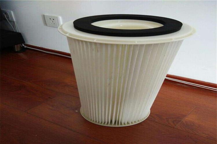 风机三亿（中国）一站式服务平台还有一个显著的特点就是，体积小净化面积相对于布袋除尘器来说要大很多，这主要是源于滤筒除尘器的滤筒呈褶皱状的无形中增加了过滤面积