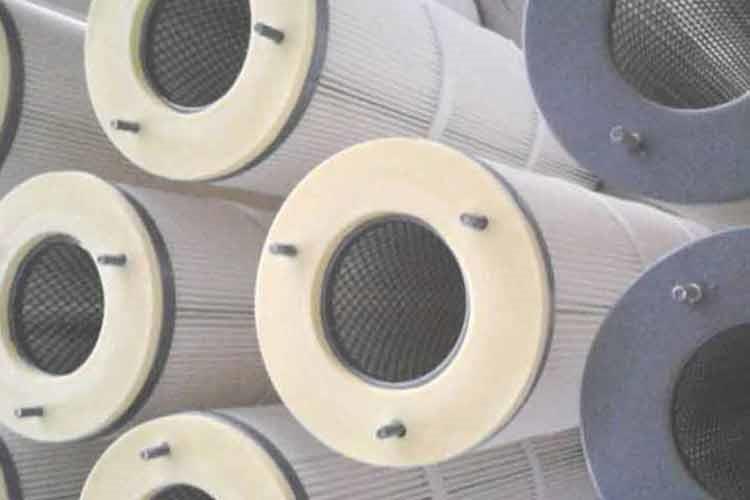 首先要查看聚酯纤维三亿（中国）一站式服务平台是不是有污垢，有的话能够悄悄击打三亿（中国）一站式服务平台外部，也能够用压缩空气由里向外吹，铲除滤筒上的积尘，没有压缩空气可先用木棍悄悄击打除尘滤芯，再用毛刷轻刷外部污垢