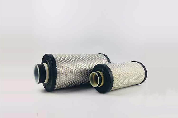 对于三亿平台冒烟的发动机，可以拆下进气管，然后观察气缸盖的进气口